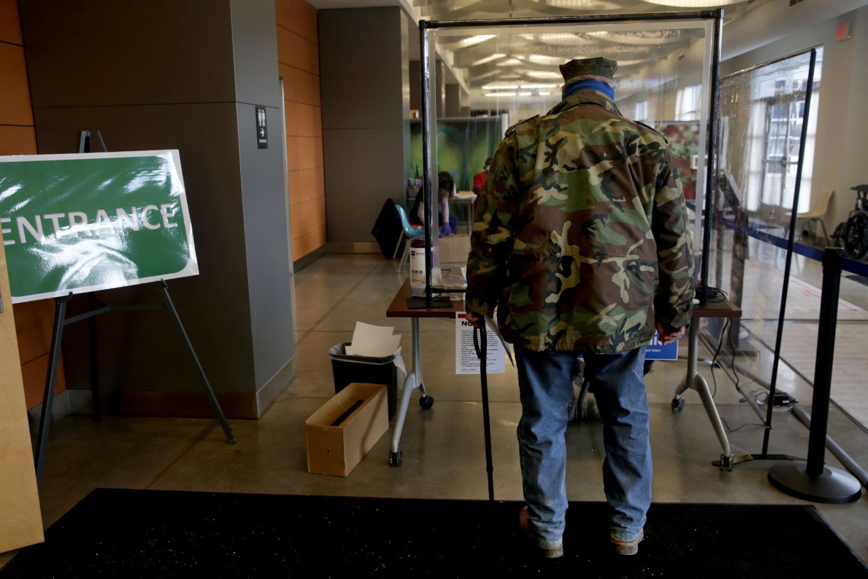 VA vaccinates more than 325 veterans on Sunday